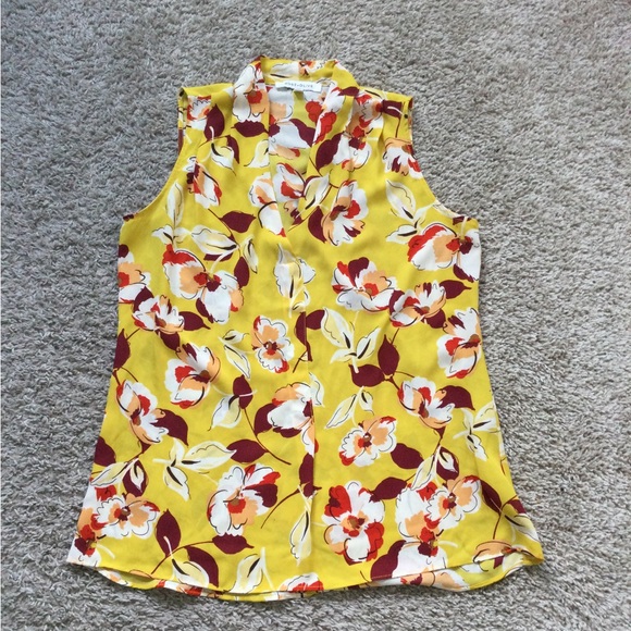 Rose + Olive Sleeveless Blouse - Picture 3 of 16